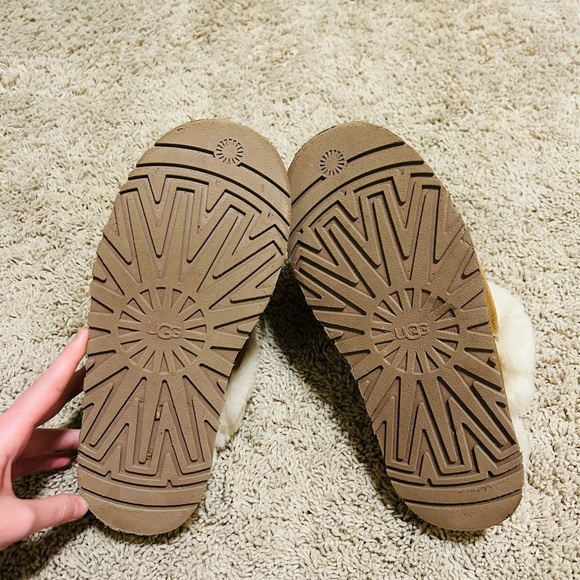 Uggs - Picture 3 of 8